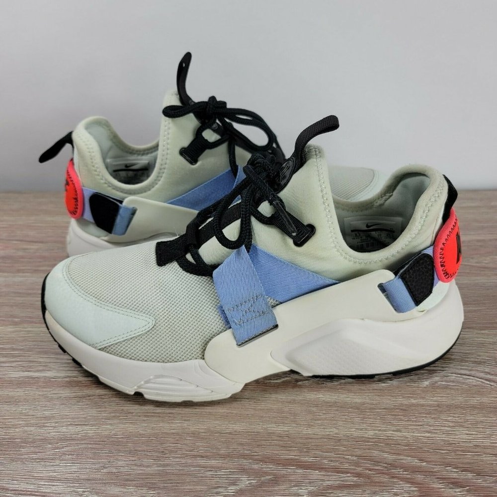 Nike Air Huarache City Low Women's Athletic Shoes
